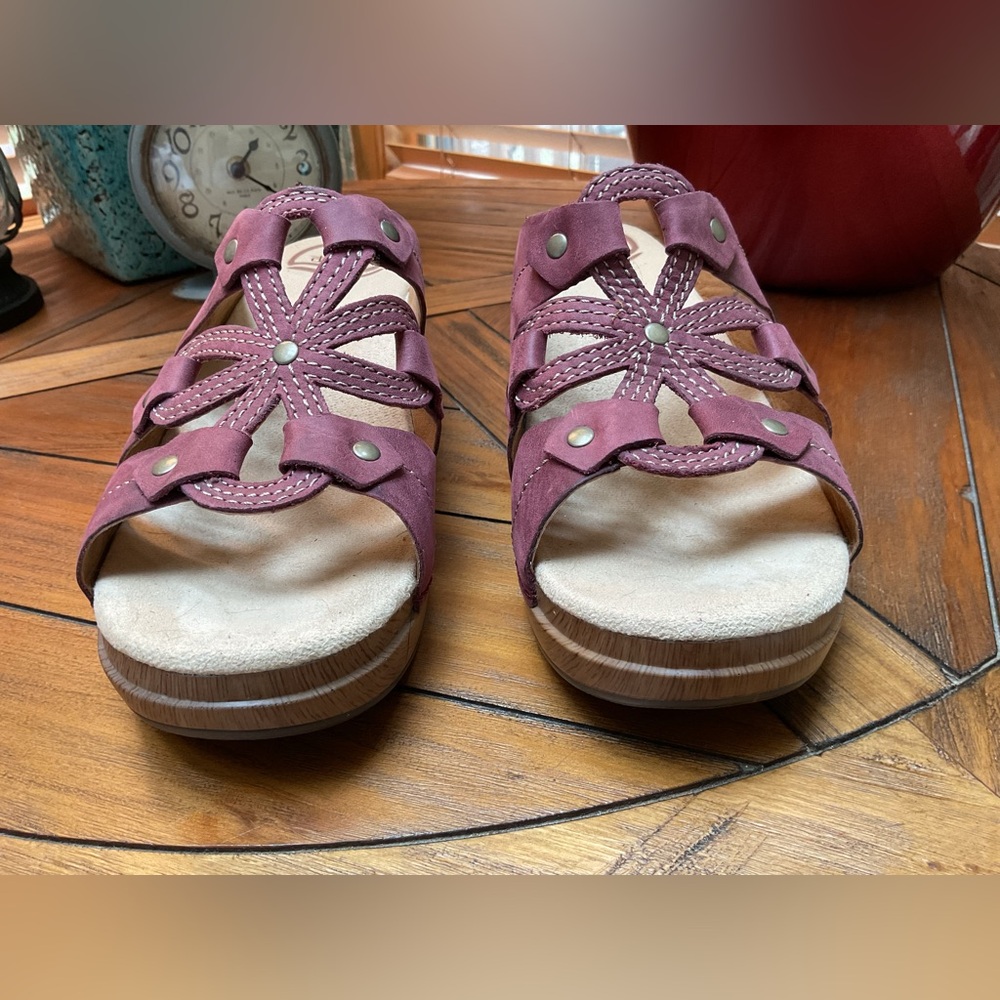 Dansko leather floral sandals. EUC - Picture 4 of 7